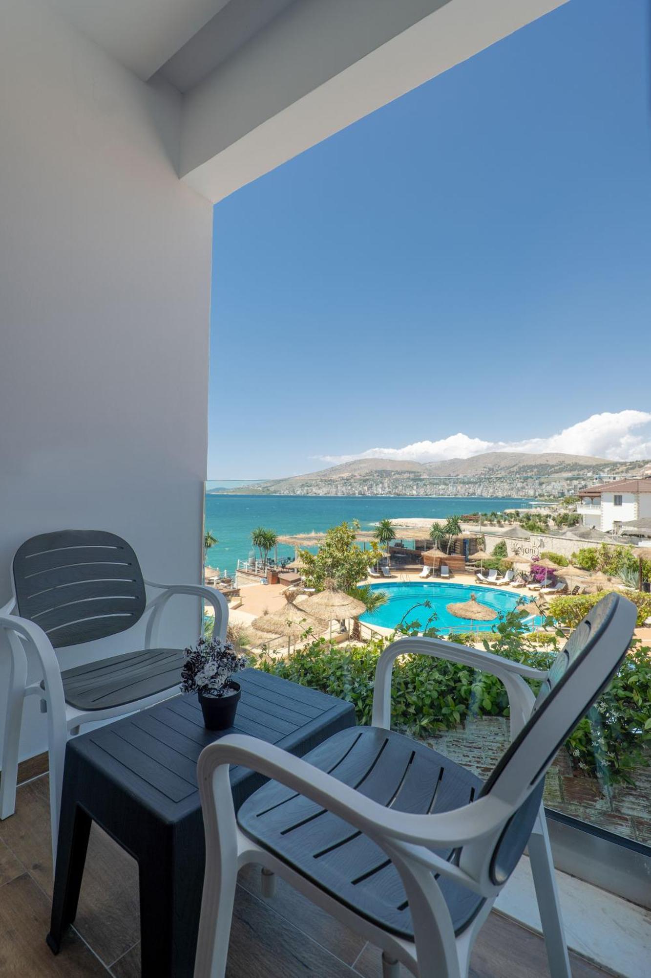 Hotel Emblem Sarande Exterior photo