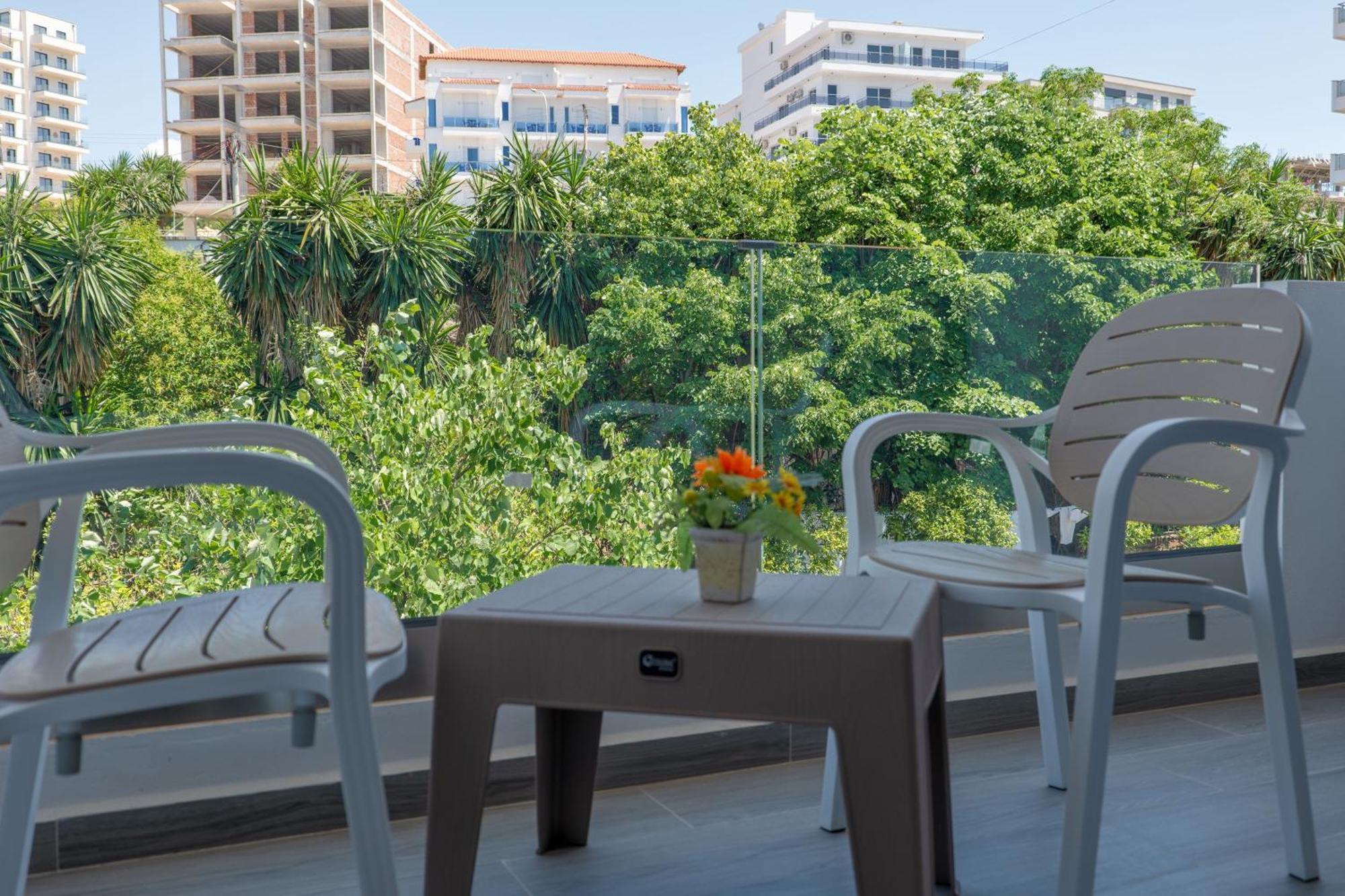 Hotel Emblem Sarande Exterior photo